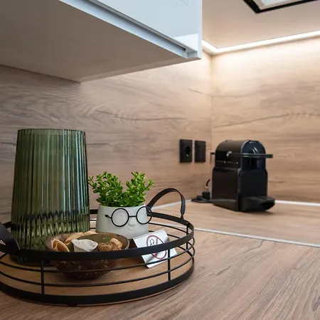 Karma Quality Living Center With Private Parking Lägenhet