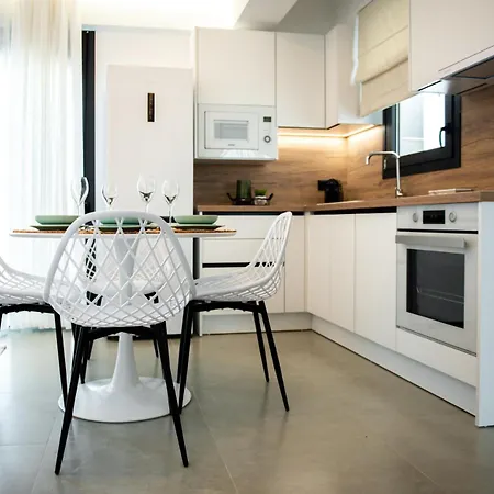 Karma Quality Living Center With Private Parking *