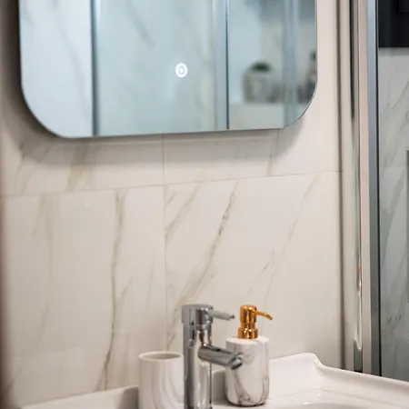 Karma Quality Living Center With Private Parking