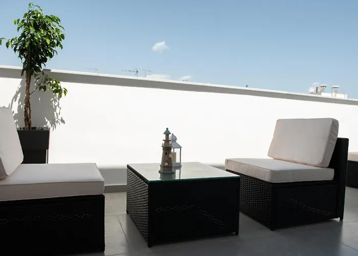 Karma Quality Living Center With Private Parking Apartment