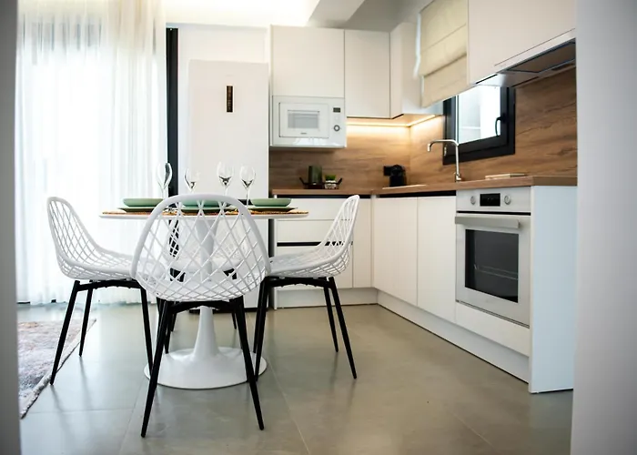 Karma Quality Living Center With Private Parking *