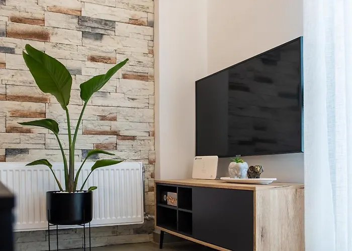 Karma Quality Living Center With Private Parking Apartment