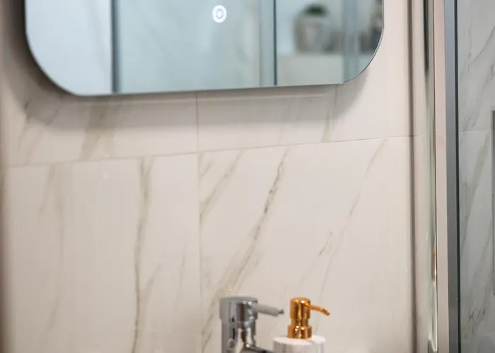 Karma Quality Living Center With Private Parking