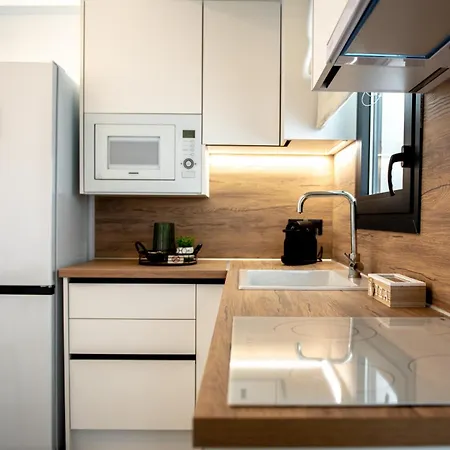 Karma Quality Living Center With Private Parking Apartment *