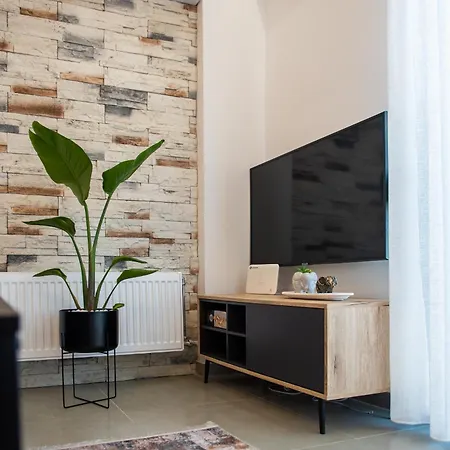 Karma Quality Living Center With Private Parking Apartment